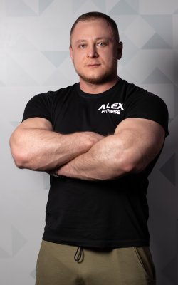 тренер Иванов Дмитрий