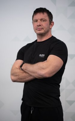 Координатор тренажерного зала Фролов Артем