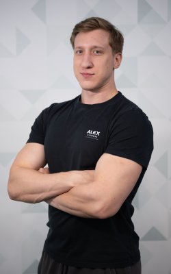 Инструктор тренажерного зала Кметь Николай